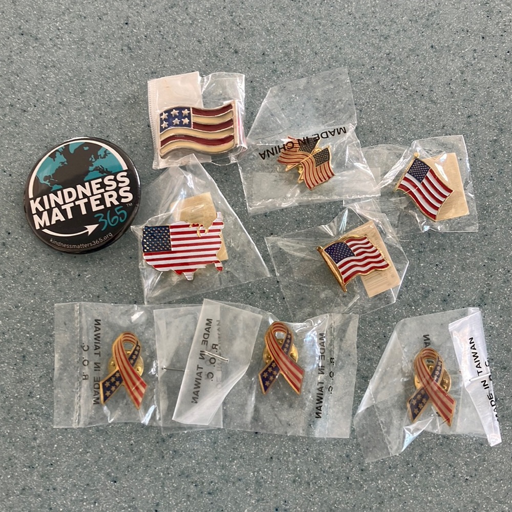 USA flag pins